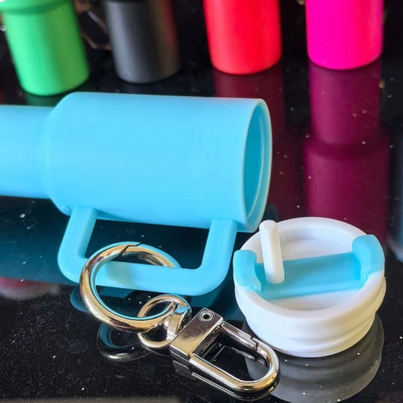 Stanley Inspired Mini Tumbler Keychain - Picture 4 of 15